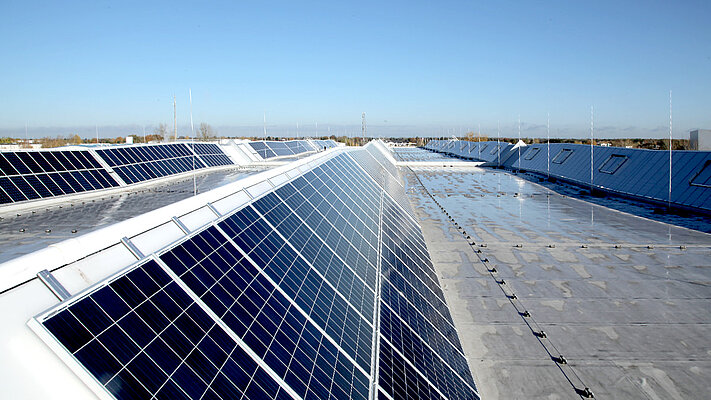 Lanterneau continu avec photovoltaïque