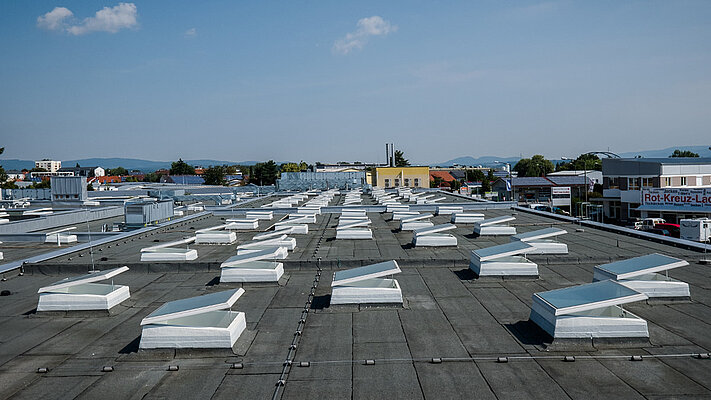 Lanterneau pour toiture terrasse avec cadre en plastique