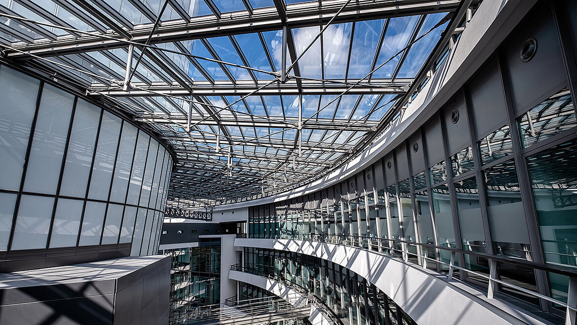 La lumière du jour inonde le Centre de recherche et d'innovation BMW